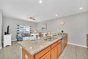 In the Heart of Kissimmee - Storey Lake Resort - 4bd/3ba Pool Townhome