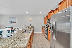 In the Heart of Kissimmee - Storey Lake Resort - 4bd/3ba Pool Townhome