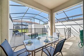 In the Heart of Kissimmee - Storey Lake Resort - 4bd/3ba Pool Townhome