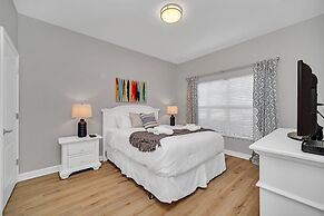 In the Heart of Kissimmee - Storey Lake Resort - 4bd/3ba Pool Townhome
