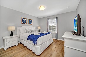 In the Heart of Kissimmee - Storey Lake Resort - 4bd/3ba Pool Townhome