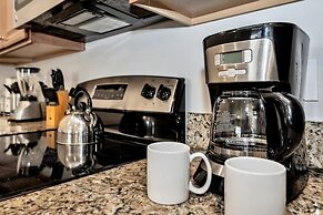 In the Heart of Kissimmee - Storey Lake Resort - 4bd/3ba Pool Townhome