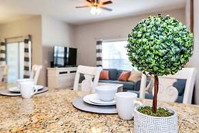 In the Heart of Kissimmee - Storey Lake Resort - 4bd/3ba Pool Townhome