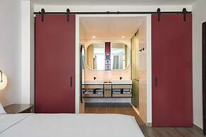 Renaissance New York Flushing Hotel at Tangram