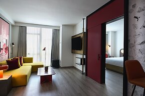 Renaissance New York Flushing Hotel at Tangram