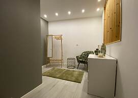 Remarkable 2-bed House in Ponta Delgada
