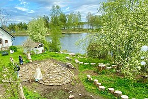 Romantic Cabin Right on the Lake With Fire Place