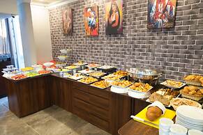 Mamlouk Pyramids Hotel