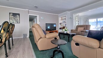 Wonderful Renovated 4BR House - Netflix