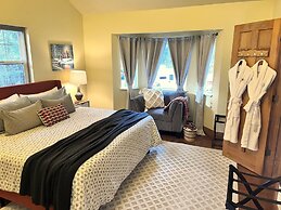 Bell In The Woods B&B