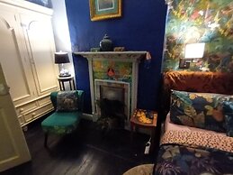 Eclectic Artists Cottage in Bohemian Hebden Bridge