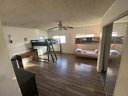 WHOLE Family - Rosemont - Hostel