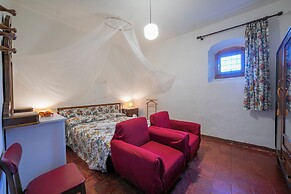 Gufo- Flowers -100 mt Near Lake