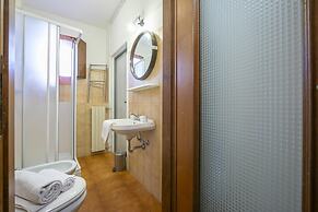 Gufo- Flowers -100 mt Near Lake