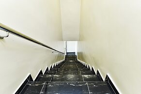 OYO 90445 Th Hotel