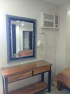 OYO 848 Dona Aurora Condotel