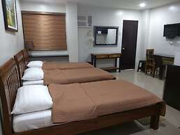 OYO 848 Dona Aurora Condotel