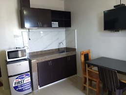 OYO 848 Dona Aurora Condotel