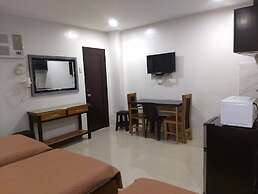 OYO 848 Dona Aurora Condotel