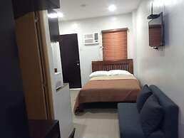 OYO 848 Dona Aurora Condotel