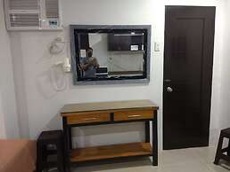 OYO 848 Dona Aurora Condotel