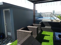 OYO 848 Dona Aurora Condotel