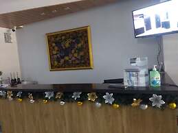 OYO 848 Dona Aurora Condotel