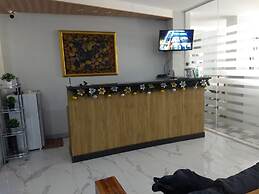 OYO 848 Dona Aurora Condotel