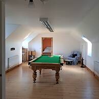 Spacious 6-bed House 10 Minutes From Knock Airport