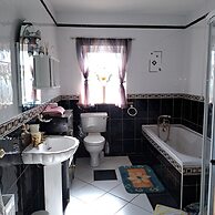 Spacious 6-bed House 10 Minutes From Knock Airport