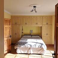 Spacious 6-bed House 10 Minutes From Knock Airport