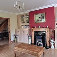 Spacious 6-bed House 10 Minutes From Knock Airport