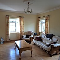 Spacious 6-bed House 10 Minutes From Knock Airport