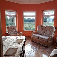 Spacious 6-bed House 10 Minutes From Knock Airport