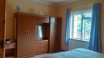 Spacious 6-bed House 10 Minutes From Knock Airport