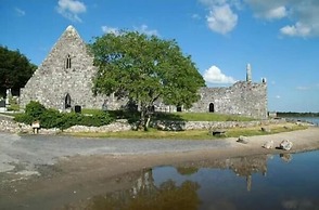 Spacious 6-bed House 10 Minutes From Knock Airport