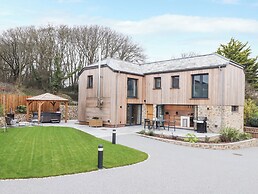 The Granary at Boskensoe Barns