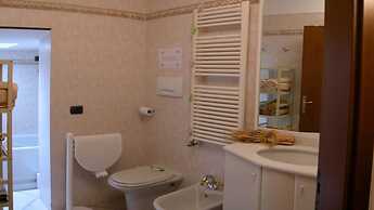 Bs-i633-viem71a1 - Arcimboldo House 2 2