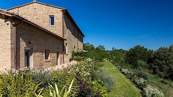 La Fonte Di Santa Regina 16