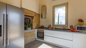 La Fonte Di Santa Regina 16