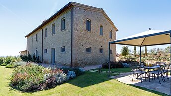 La Fonte Di Santa Regina 16