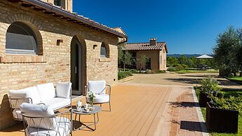 La Fonte Di Santa Regina 16