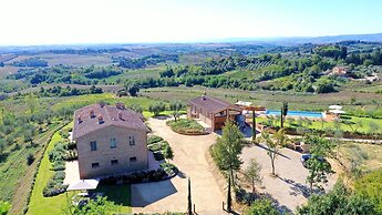 La Fonte Di Santa Regina 16