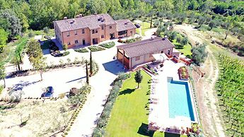 La Fonte Di Santa Regina 16