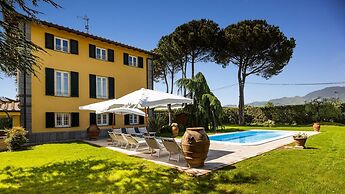 Villa Luigina 8 in Capannori