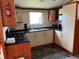 Spacious 2 bed Holiday Home Entertainment on Site
