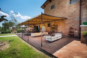 Casale Dei Girasoli 14