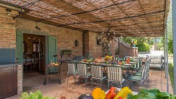 Casale Dei Girasoli 14