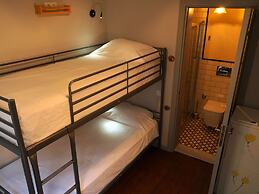 Tilas House No8 - Hostel