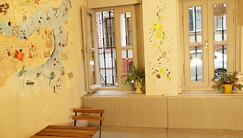 Tilas House No8 - Hostel